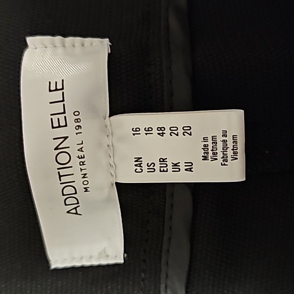 ADDITIONELLE Walking Short - Picture 2 of 7